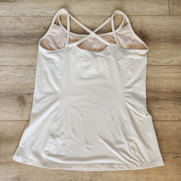 Arc'teryx tank, women's medium - Picture 8 of 8